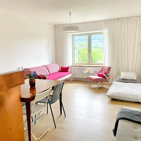 404 Δωμάτια σε οικογενειακή κατοικία *