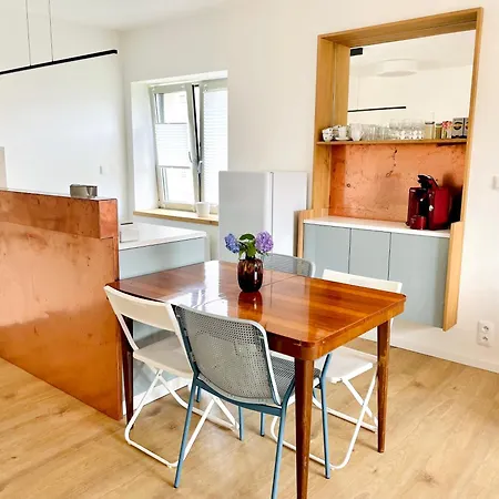 Δωμάτια σε οικογενειακή κατοικία 404